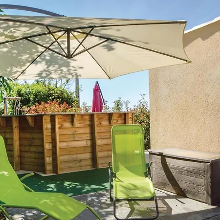 Сasa de vacaciones Three-bedroom Holiday In Ghisonaccia