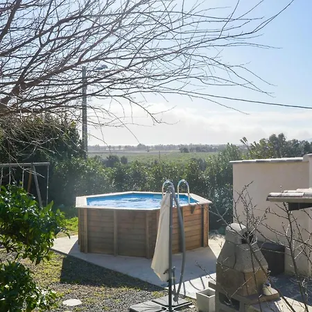 Сasa de vacaciones Three-bedroom Holiday In *