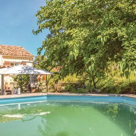 Three-bedroom Holiday In Сasa de vacaciones *